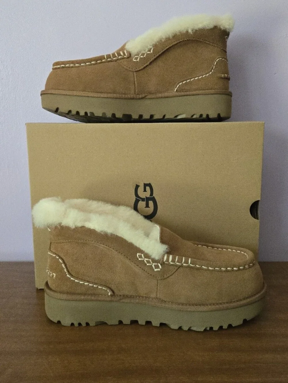 UGG Ansley Parc 10W Chestnut Suede Shearling-Lined Ankle Booties